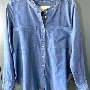 New w/o tags. Never worn denim Loft blouse